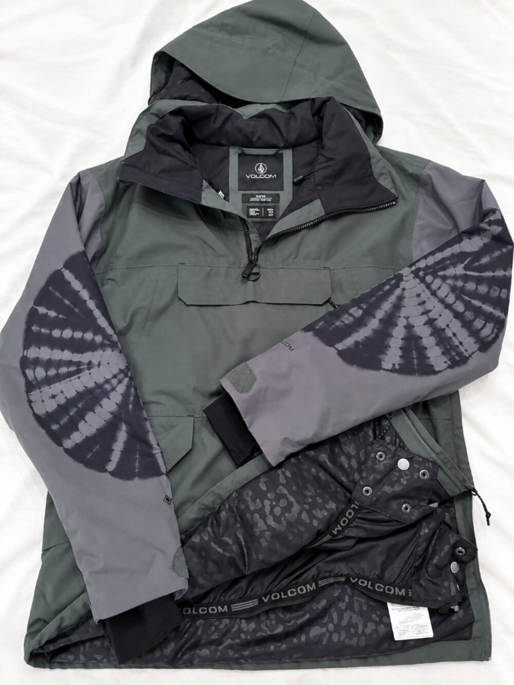 Volcom Women’s GORE-TEX Snowboard Ski Jacket Green Tie Dye – M